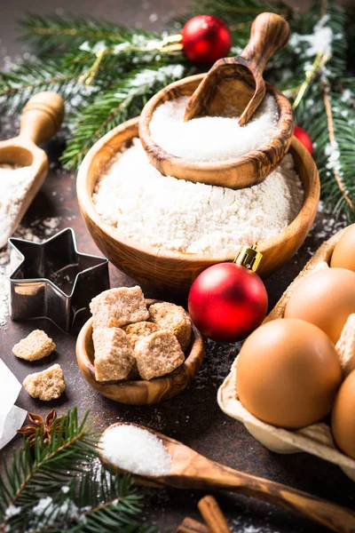 Noel yemeği pişirmek için gerekli malzemeler