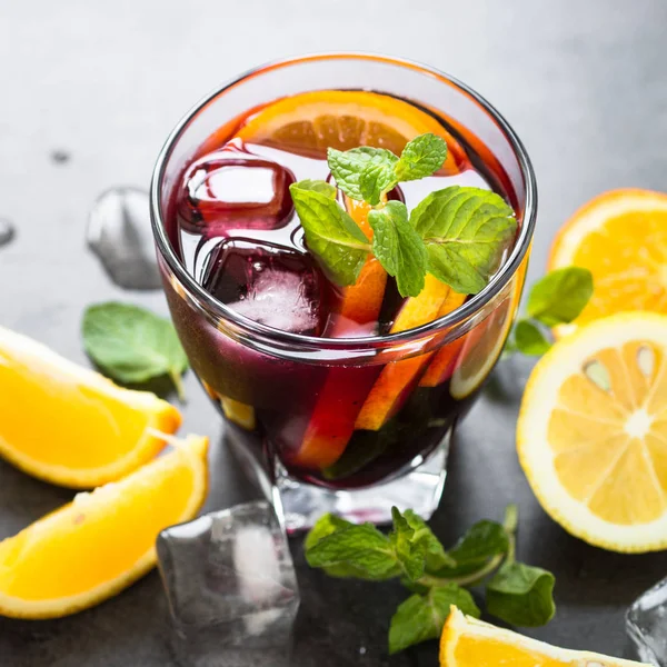 Sangria with fruit mint and ice. — Stock Photo, Image