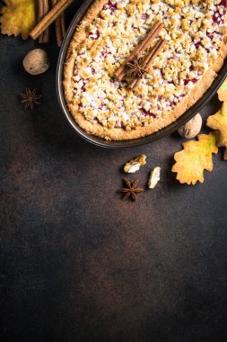 Sonbahar pasta kek meyve zencefil ve baharat ile. 