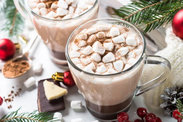 Noel sıcak çikolata veya kakao krema ile.