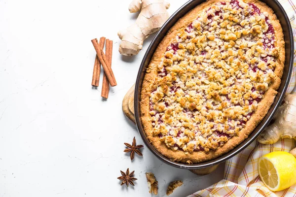 Autumn pie crumble with fruit ginger and spices. — Stock Photo, Image