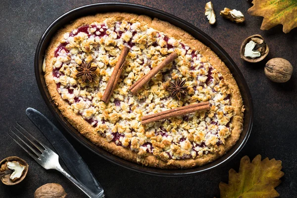 Autumn pie crumble with fruit ginger and spices. — Stock Photo, Image