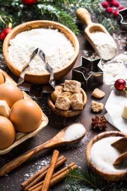 Noel yemeği pişirmek için gerekli malzemeler