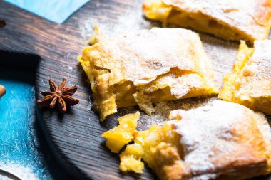 Elmalı strudel pasta