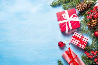 Kerstmis op blauwe achtergrond.