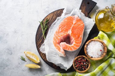 Taze somon balığı biftek