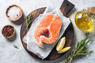 Taze somon balığı biftek