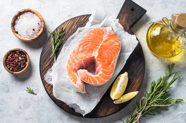 Taze somon balığı biftek