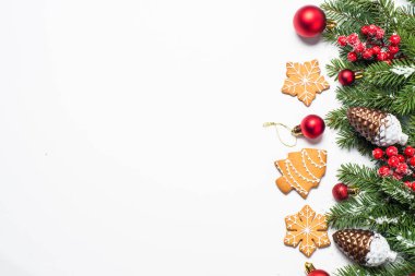 Noel gingerbread, kar köknar ağacı ve dekorasyon