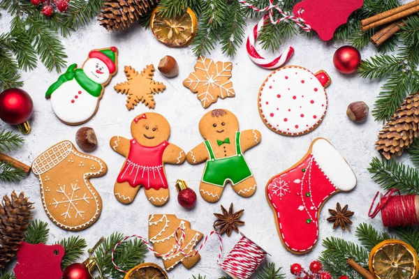 Christmas gingerbread and christmas decorations — Stock Photo, Image