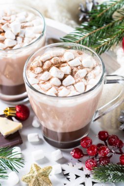 Noel sıcak çikolata veya kakao krema ile.