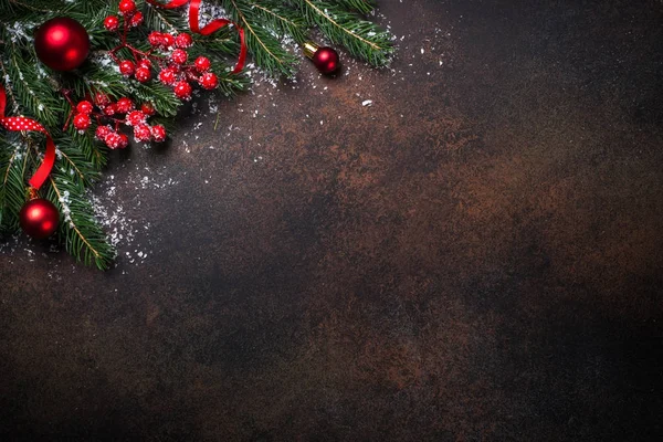 暗いテーブルでクリスマスの背景. — ストック写真