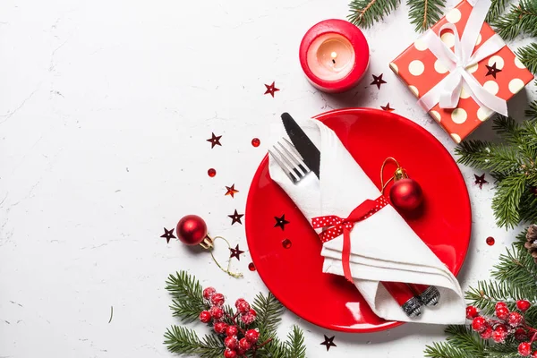 beyaz zemin üzerinde Noel tablo ayarı. 