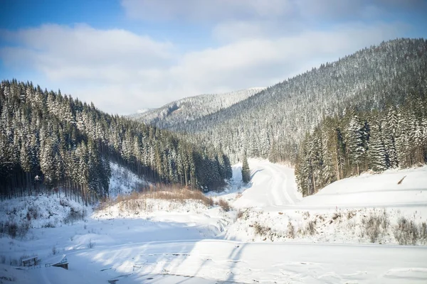 Krajobraz Natura zima śnieg w górach. — Zdjęcie stockowe