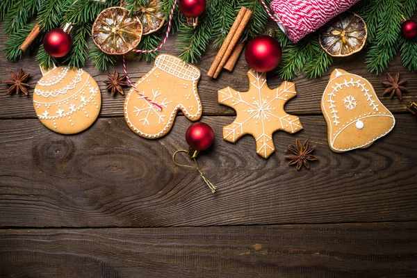 Christmas gingerbread cookies and decorations — Stock Photo, Image