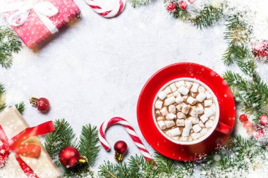 Noel hediye ve süslemeleri ile arka plan.