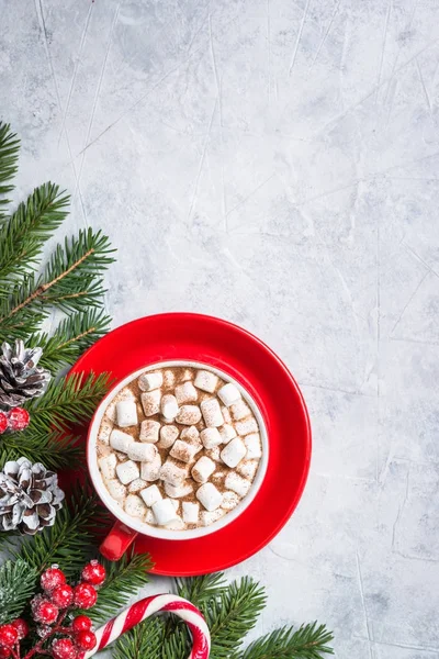 Weihnachten Hintergrund mit Kakao und Geschenk. — Stockfoto