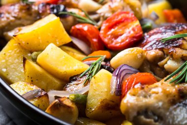 tavuk pişmiş sebze ile.