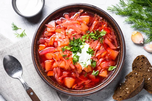 Geleneksel Ukrayna çorbası.