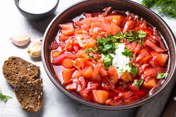 Geleneksel Ukrayna çorbası.