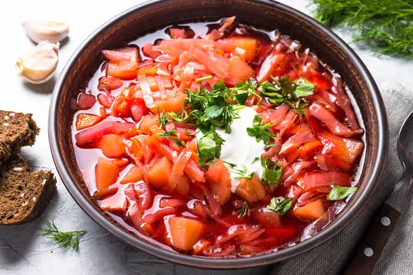 Geleneksel Ukrayna çorbası.