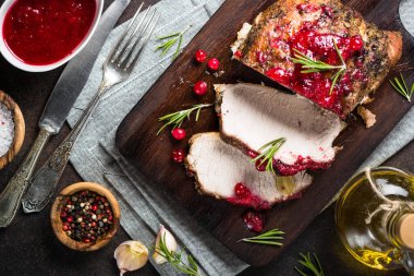 Fırında domuz eti.