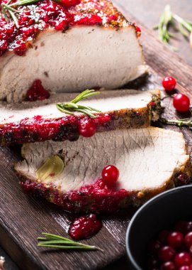 Fırında domuz eti.