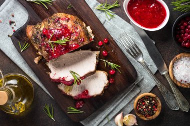 Fırında domuz eti.