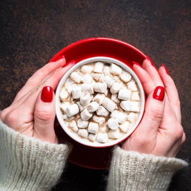 Sıcak çikolata hatmi ile.