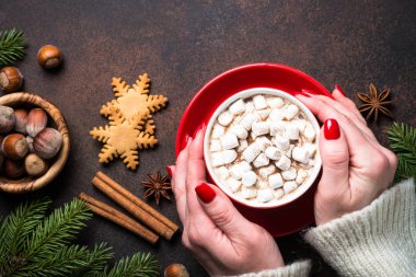 Sıcak çikolata hatmi ile.