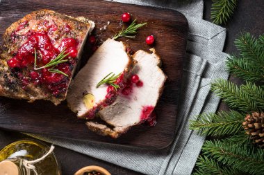 Fırında domuz eti.