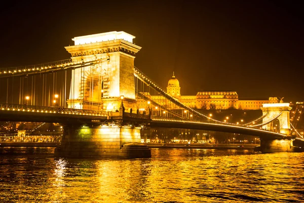 Ланцюговий міст у Будапешті. — стокове фото