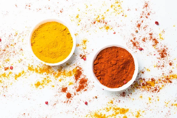 Kara biber ve zerdeçal beyaz 