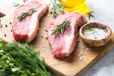 ham sığır eti striploin biftek. 