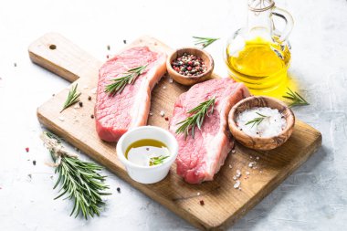ham sığır eti striploin biftek. 