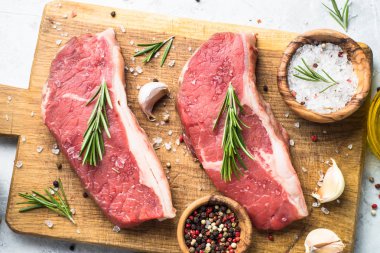 ham sığır eti striploin biftek. 