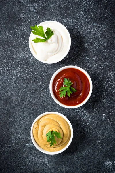 Классический соус дерева - кетчуп, майонез и горчица . — стоковое фото