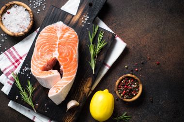 Taze somon balığı biftek