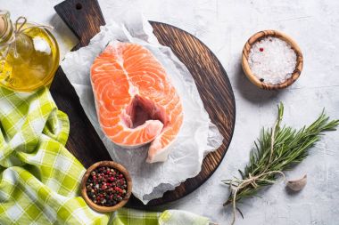 Taze somon balığı biftek