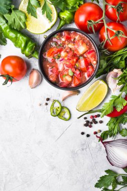 Salsa sosu Meksika yemeği.