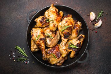 Pişmiş tavuk Barbekü Üstten Görünüm.