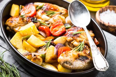 tavuk pişmiş sebze ile.