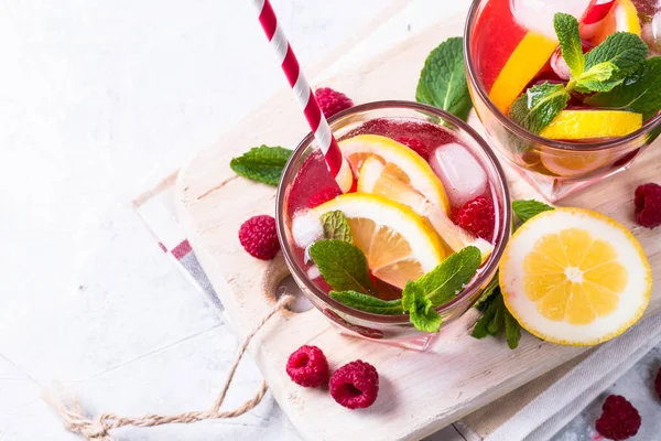 Raspberry lemonade. Iced sommardrink. — Stockfoto