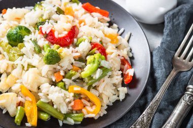 Sebze risotto Üstten Görünüm.