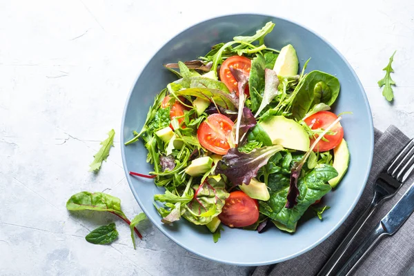 Salade verte fraîche vue dessus . — Photo