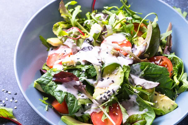 Fräsch grönsallad ovanifrån. — Stockfoto