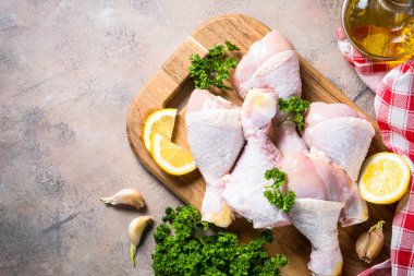 Tavuk sopaları. Üstten Görünüm.