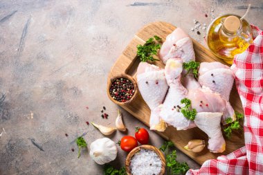 Tavuk sopaları. Üstten Görünüm.