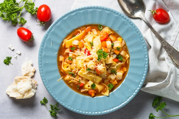 Traditionele Italiaanse minestrone soep — Stockfoto