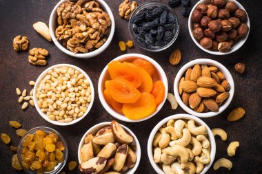 Fındık ve kuru meyve ürün yelpazesine Taş Masa üstü görünümü.